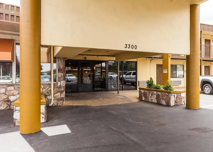 Howard Johnson By Wyndham Hotel