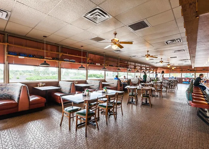 Howard Johnson By Wyndham